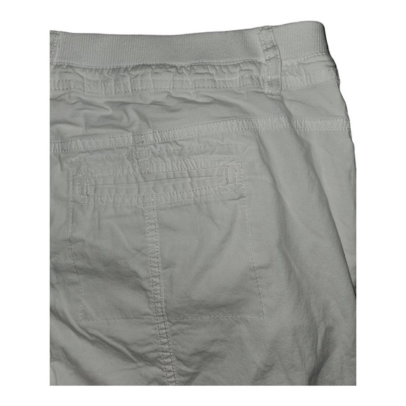 Chico's Capri Pants 2 Crop Women's White Cargo Pockets Casual Preppy - Picture 9 of 10